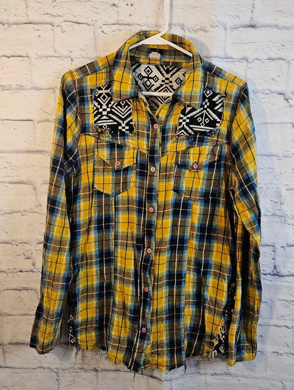Gimmicks by BKE M Women's Flannel Shirt -‎ Distressed Raw Edge Tribal Appliqués